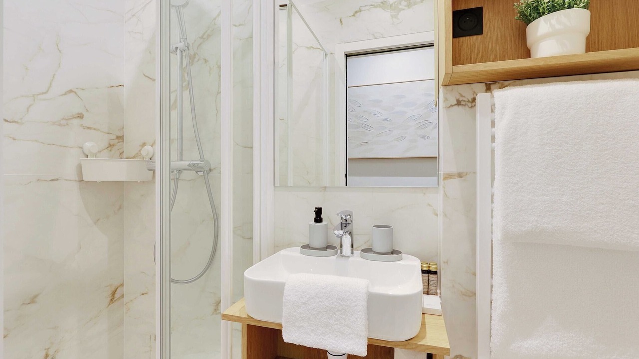 Photo of Bathroom in Quartier de l'Ecole-Militaire