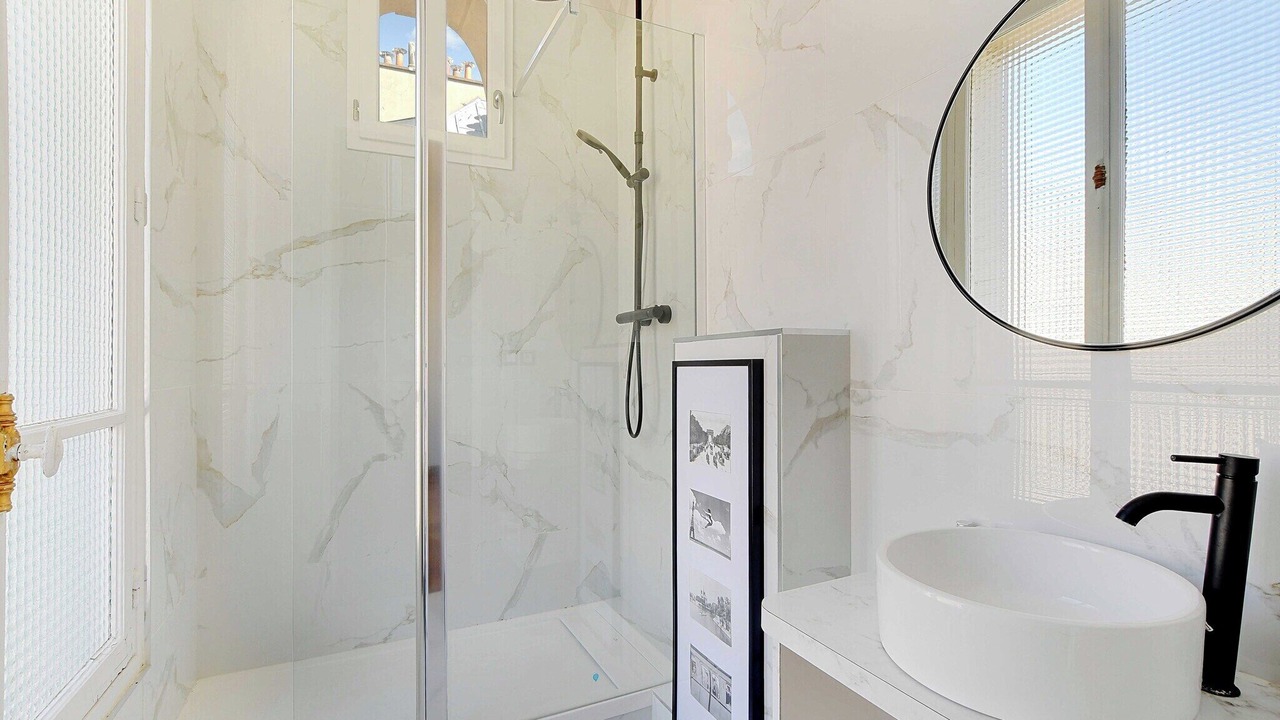 Photo of Bathroom in Saint-Merri