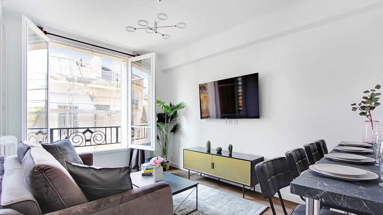 Photo of Livingroom in Archives