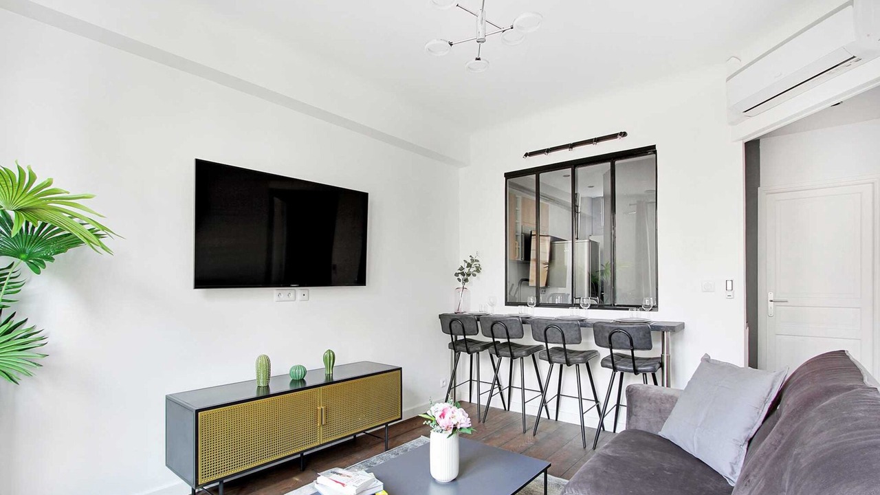 Photo of Livingroom in Archives