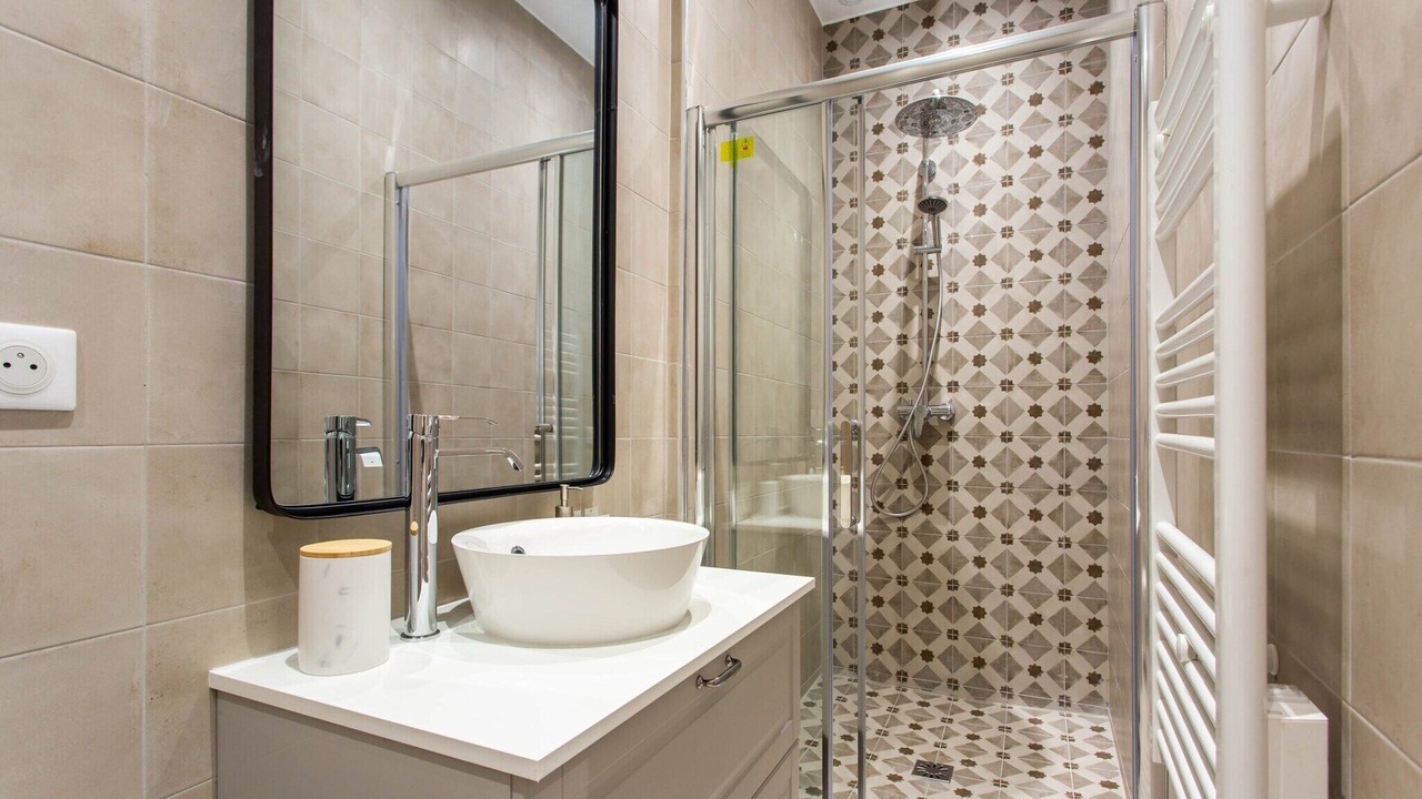 Photo of Bathroom in Quartier de la Folie-Mericourt