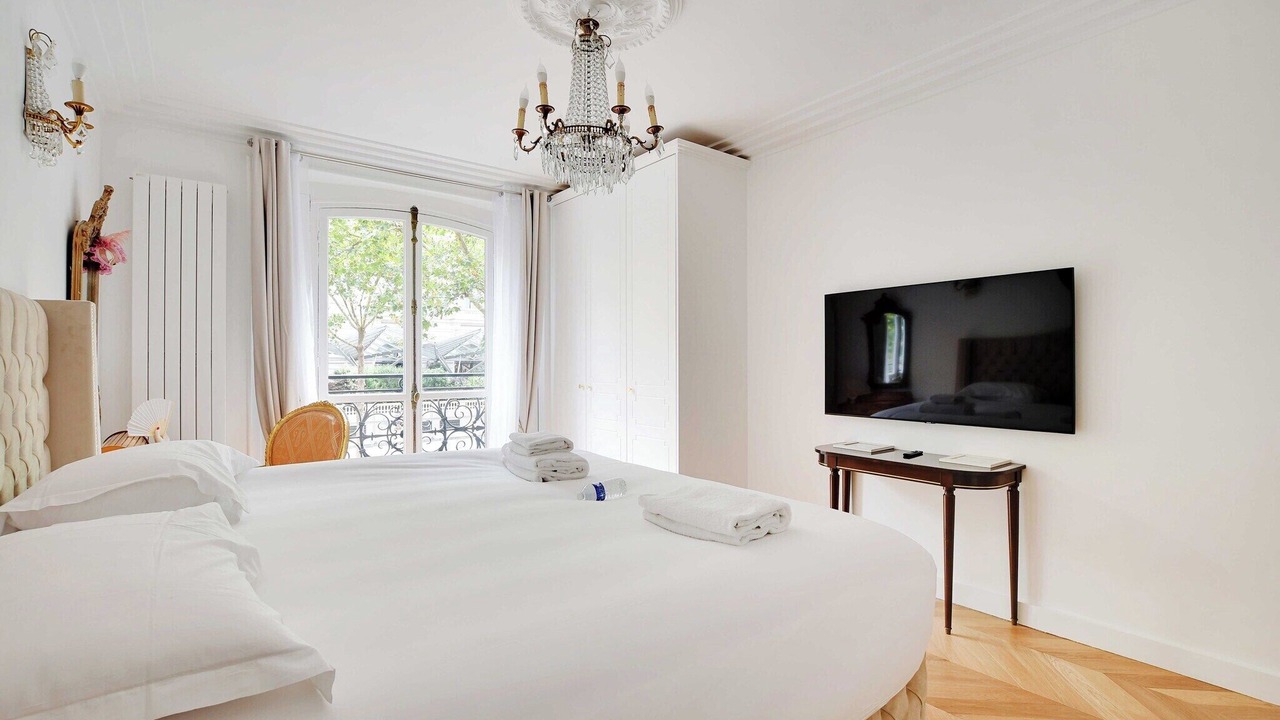Photo of Bedroom in Chaillot