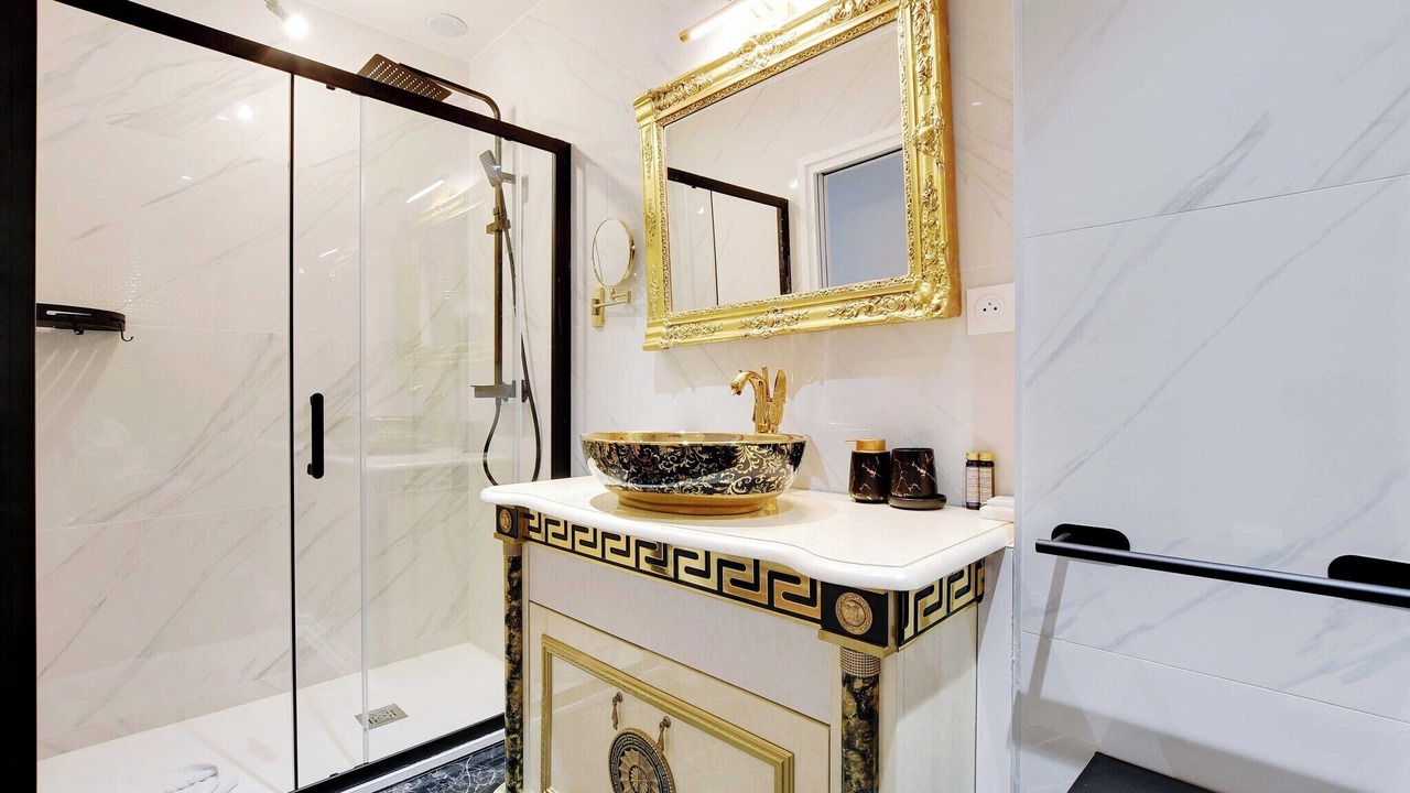 Photo of Bathroom in Chaillot
