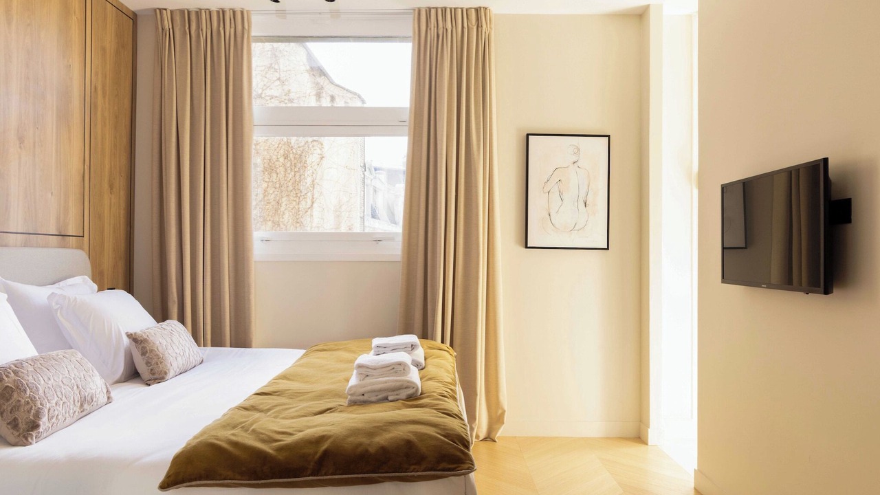 Photo of Bedroom in Chaillot
