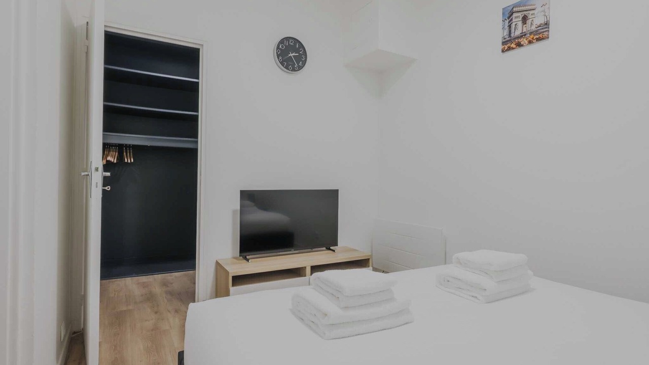 Photo of Bedroom in Levallois-Perret