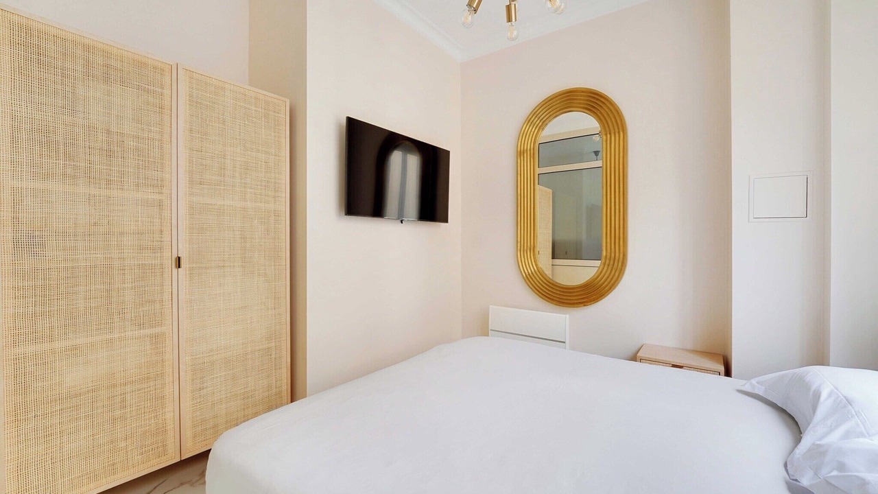 Photo of Bedroom in Chaillot