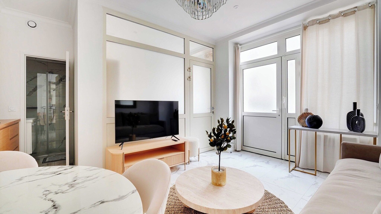 Photo of Livingroom in Chaillot
