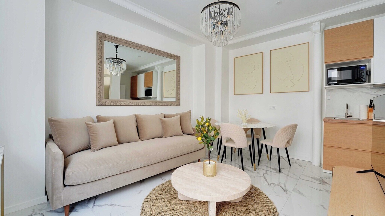 Photo of Livingroom in Chaillot