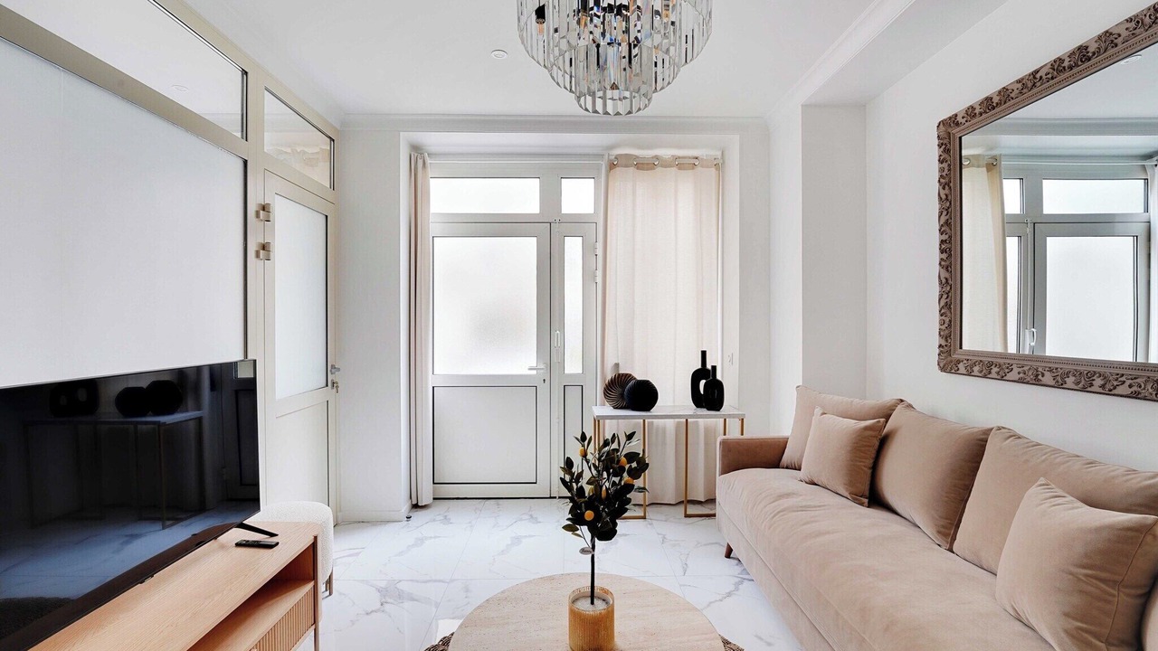Photo of Livingroom in Chaillot