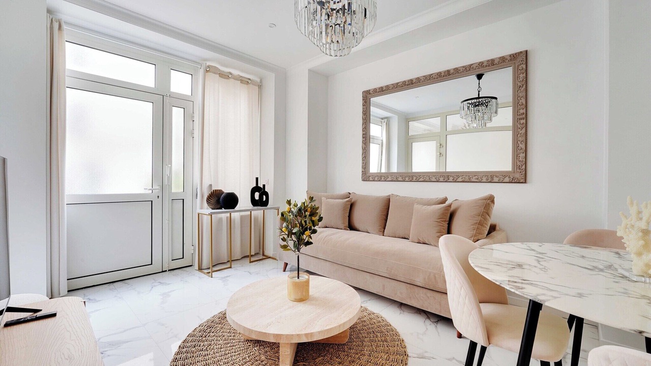 Photo of Livingroom in Chaillot