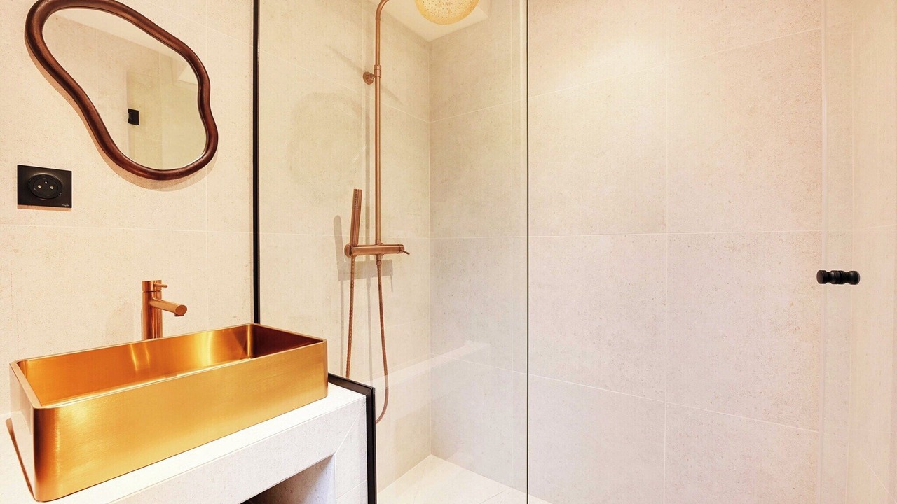 Photo of Bathroom in Butte-aux-Cailles