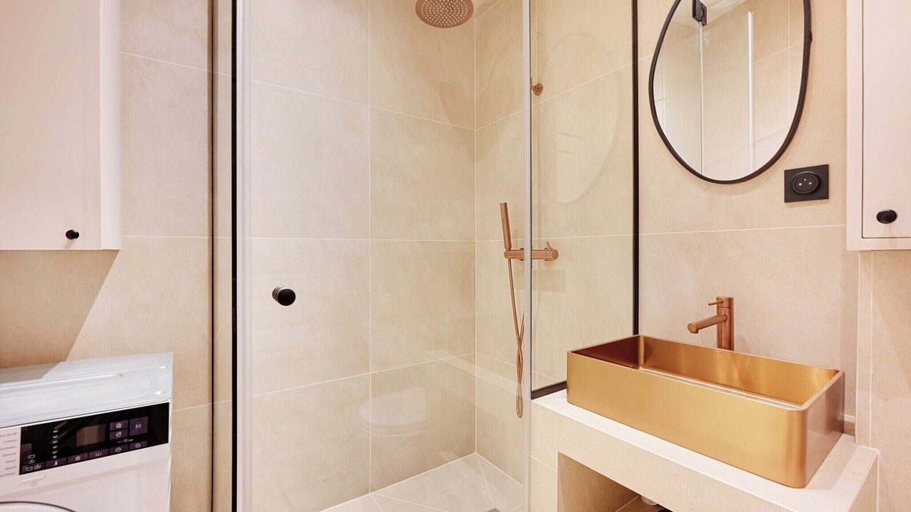 Photo of Bathroom in Butte-aux-Cailles