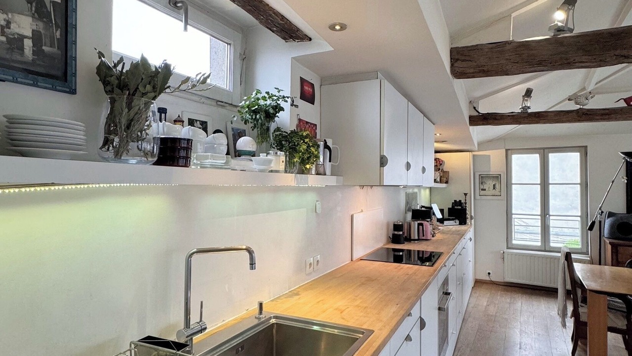 Photo of Kitchen in Quartier de la Folie-Mericourt