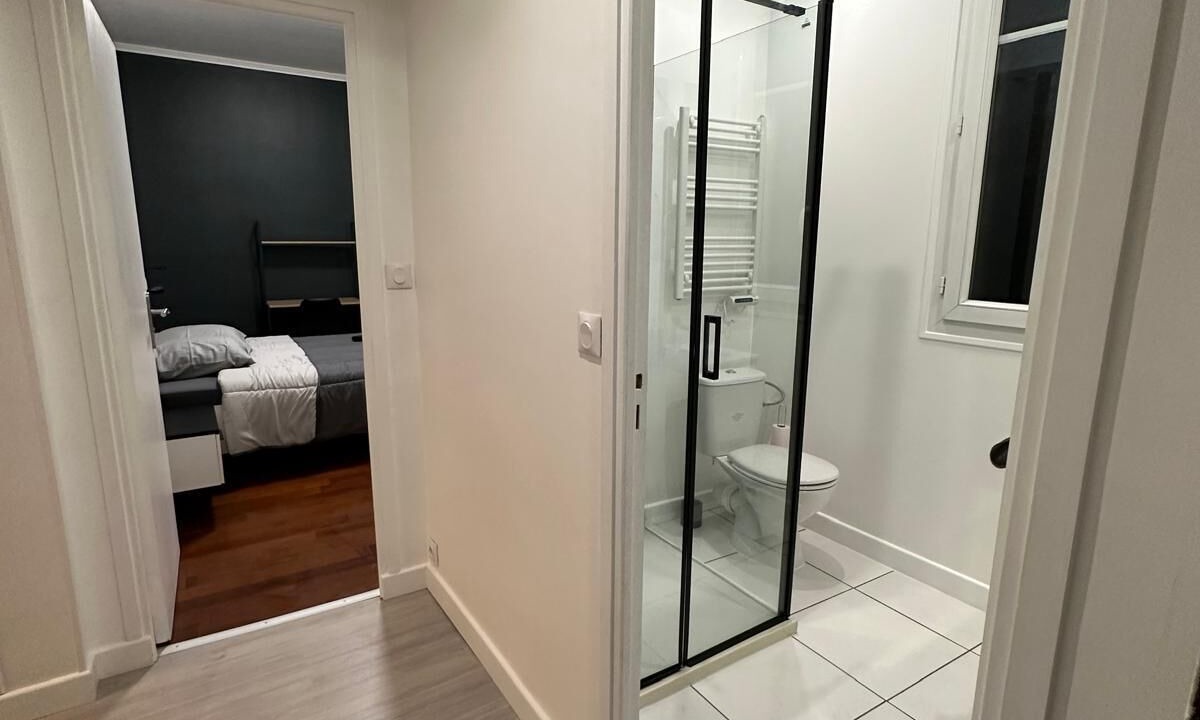 Photo of Bathroom in Les Pavillons-sous-Bois