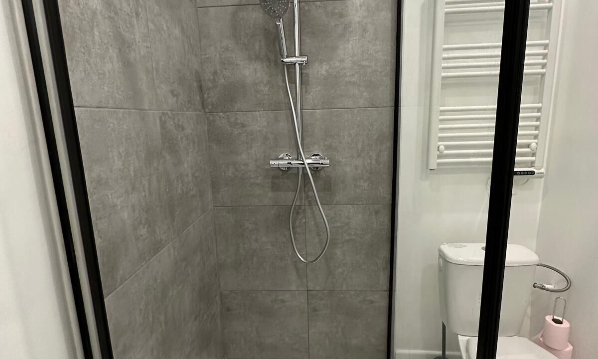 Photo of Bathroom in Les Pavillons-sous-Bois