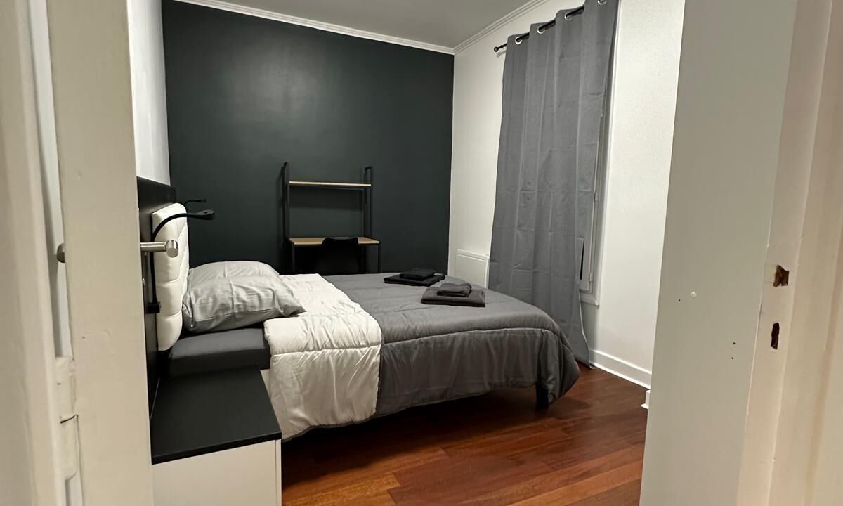Photo of Bedroom in Les Pavillons-sous-Bois