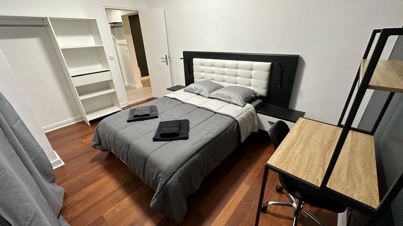 Photo of Bedroom in Les Pavillons-sous-Bois