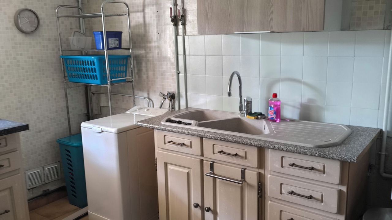 Photo of Bathroom in Stains