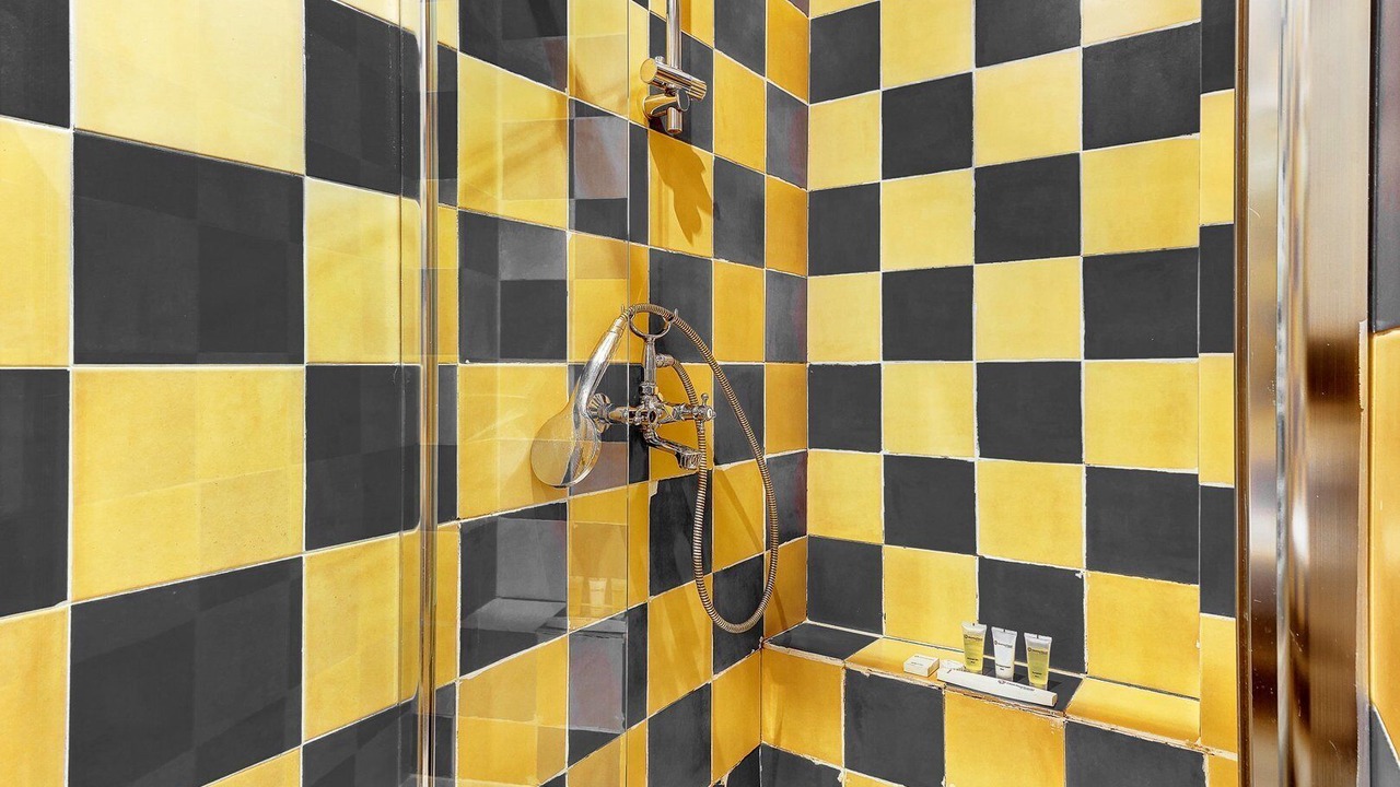 Photo of Bathroom in Quartier de la Folie-Mericourt