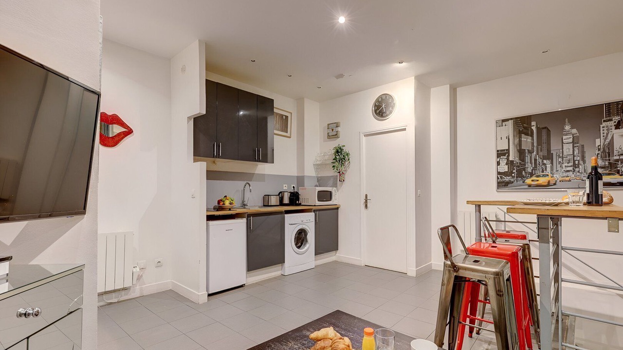 Photo of Kitchen in Quartier de la Folie-Mericourt