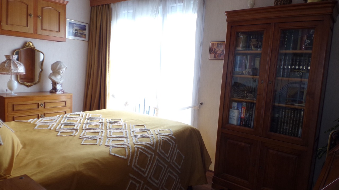 Photo of Bedroom in 10th Arrondissement