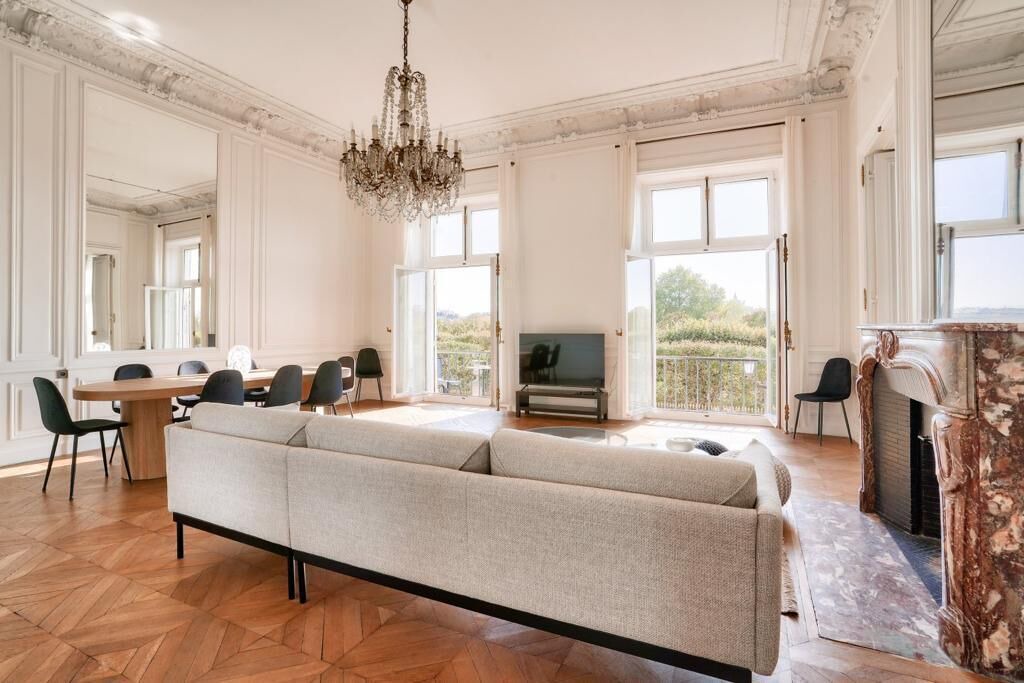Photo of Livingroom in Quartier de la Place-Vendome