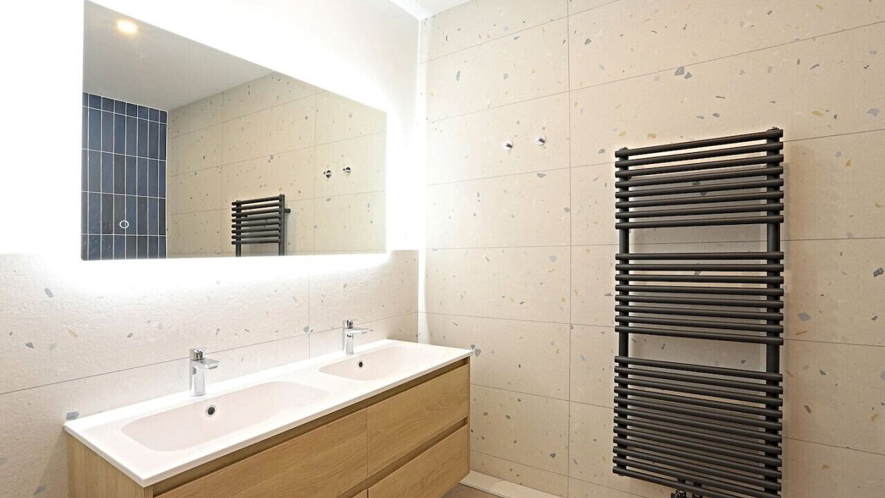 Photo of Bathroom in Quartier Saint-Ambroise