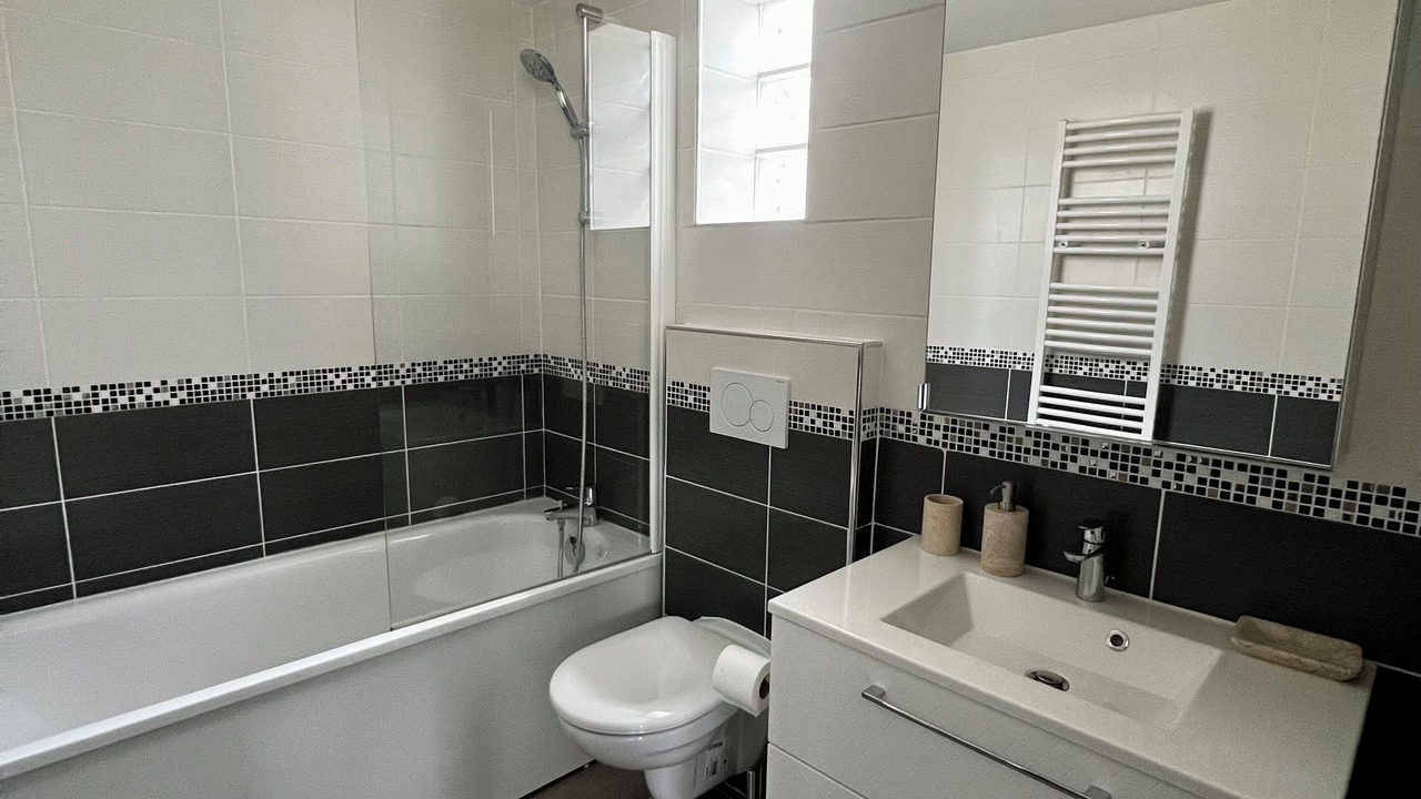 Photo of Bathroom in Chelles