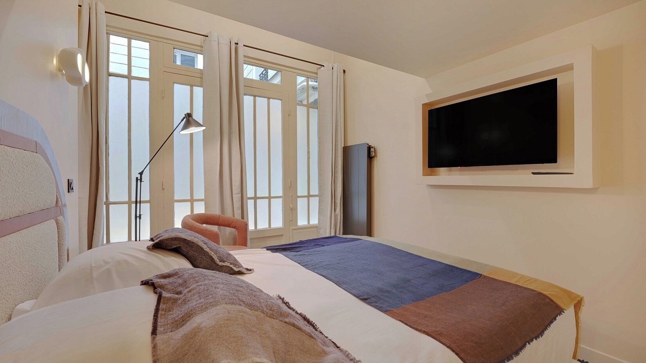 Photo of Bedroom in 3rd Arrondissement