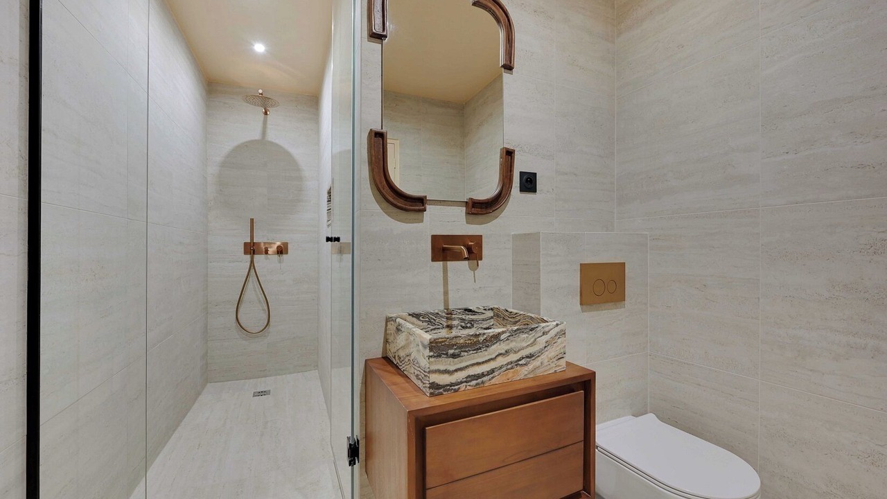 Photo of Bathroom in 3rd Arrondissement