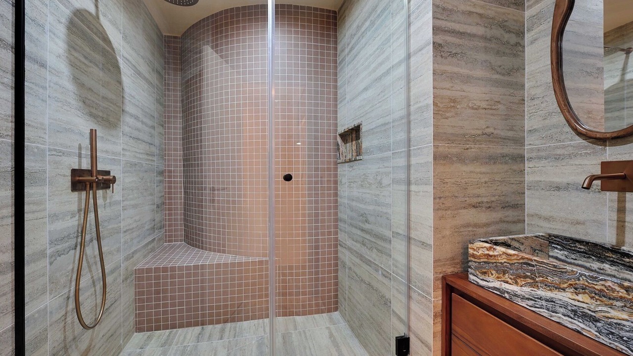 Photo of Bathroom in 3rd Arrondissement