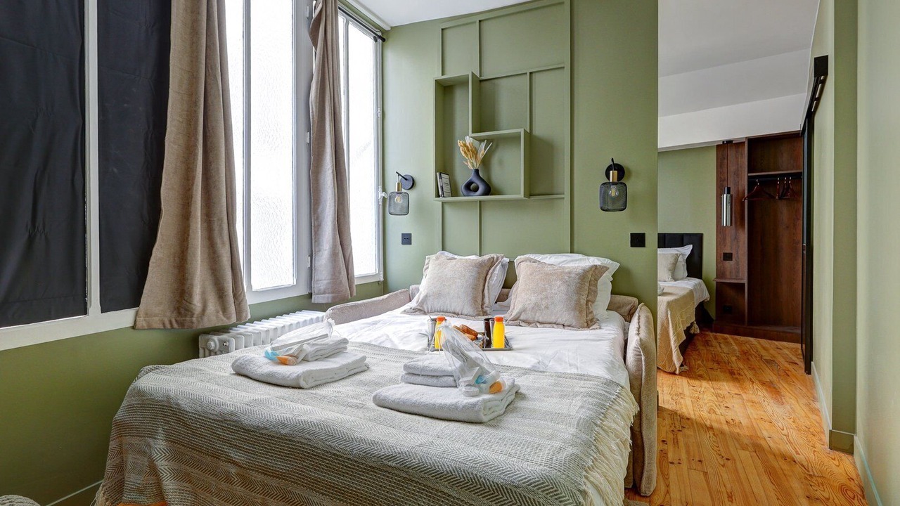 Photo of Bedroom in Saint-Lambert