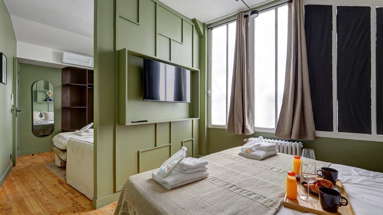 Photo of Bedroom in Saint-Lambert
