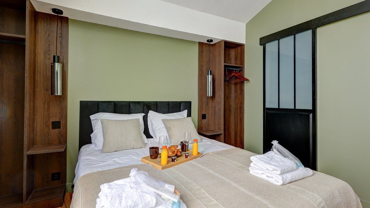 Photo of Bedroom in Saint-Lambert
