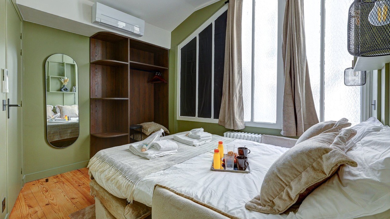 Photo of Bedroom in Saint-Lambert