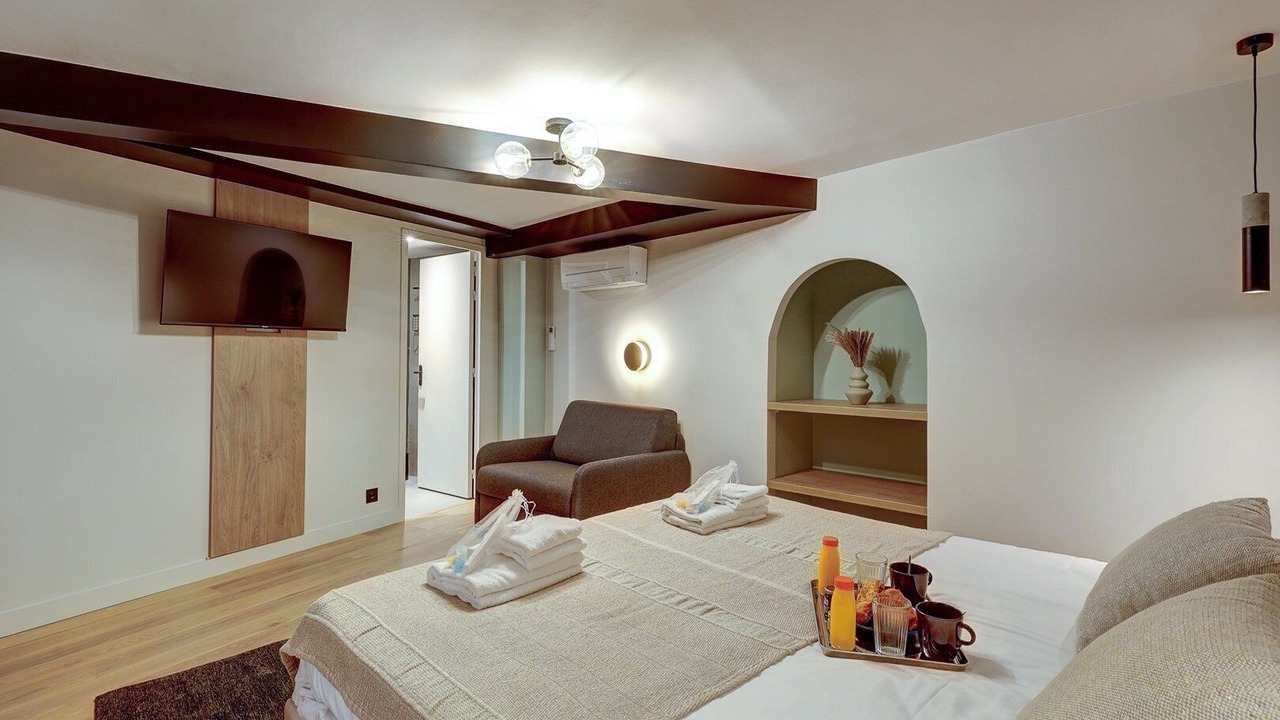 Photo of Bedroom in Saint-Lambert