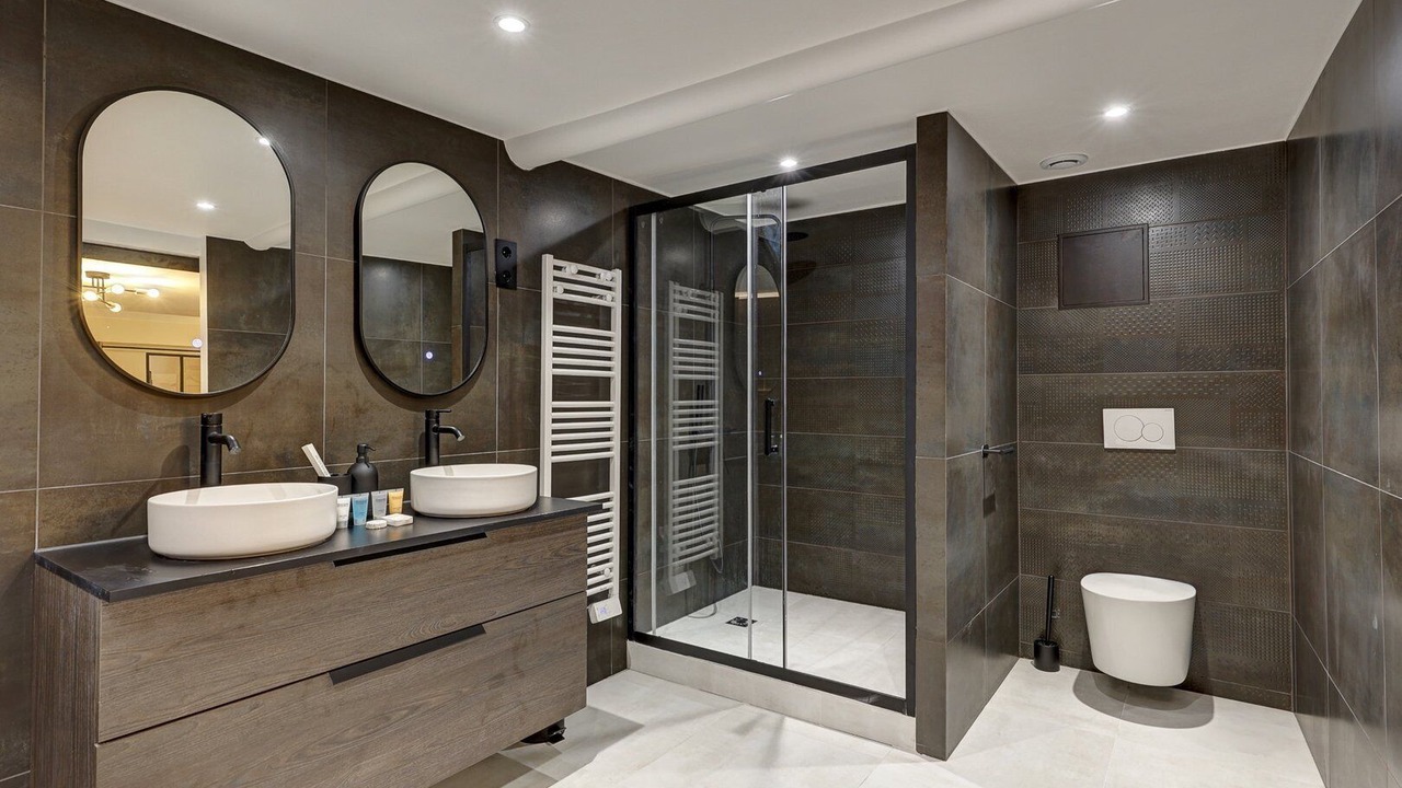 Photo of Bathroom in Saint-Lambert