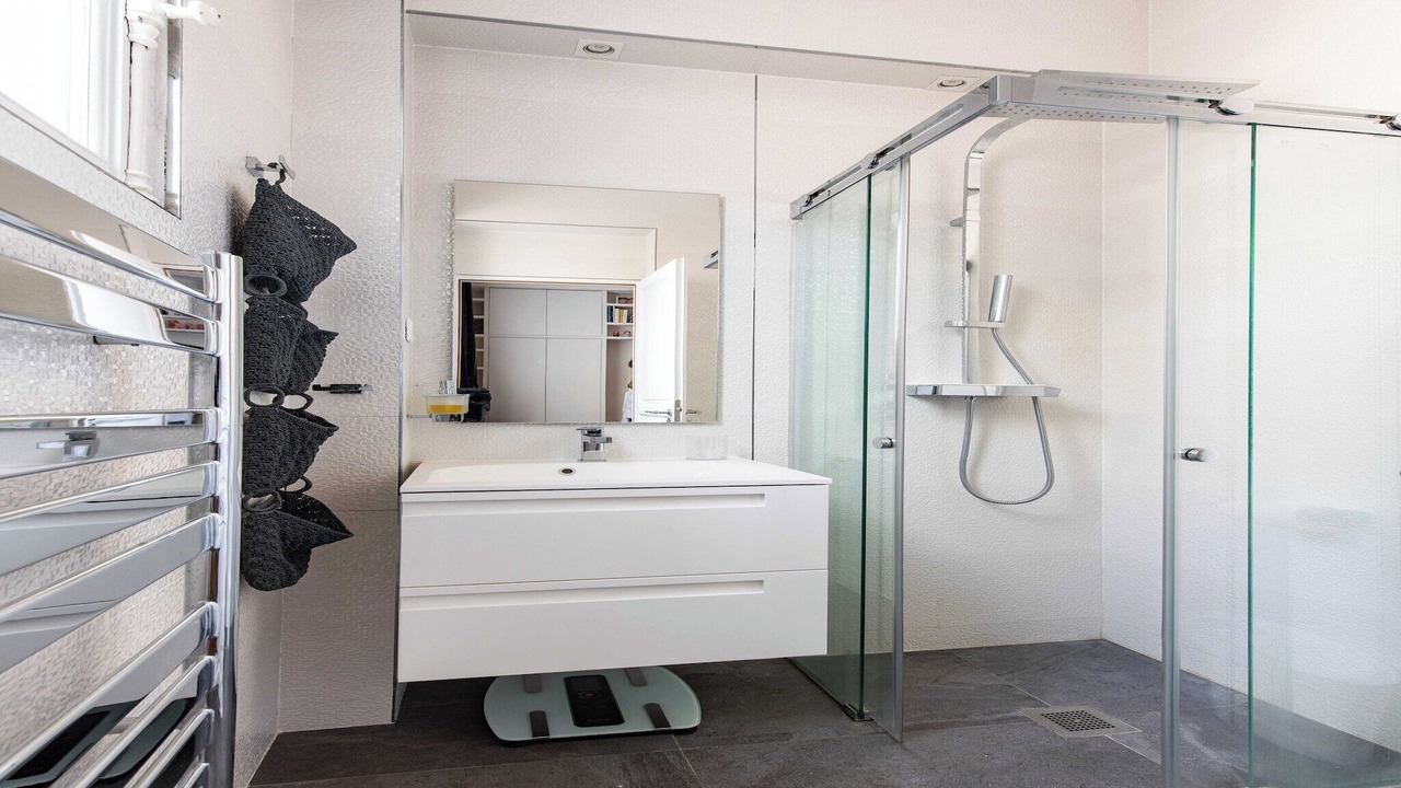 Photo of Bathroom in 16th Arrondissement