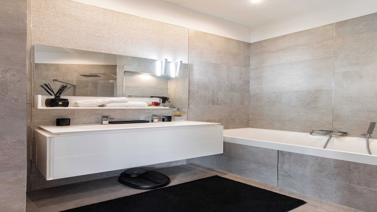 Photo of Bathroom in 16th Arrondissement