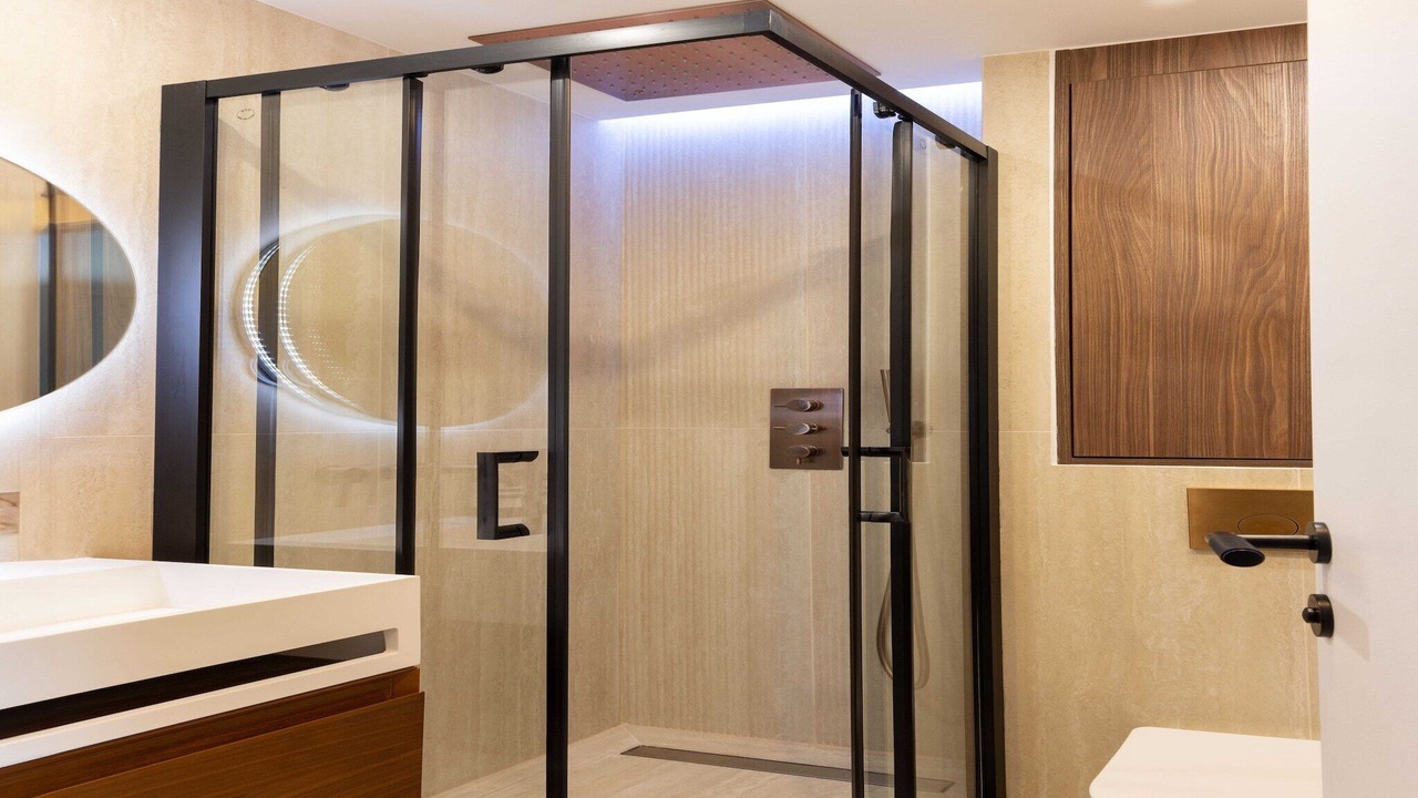 Photo of Bathroom in Quartier de la Folie-Mericourt