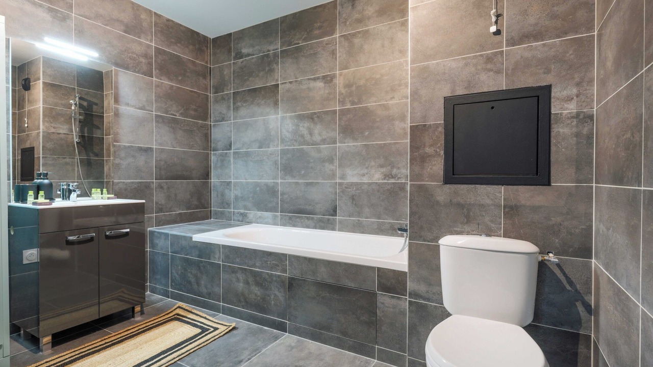 Photo of Bathroom in Montreuil