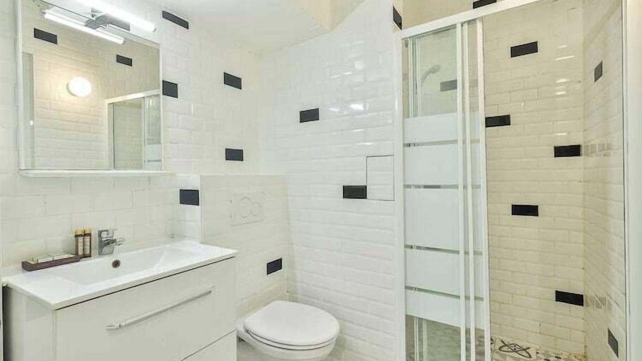 Photo of Bathroom in Gare