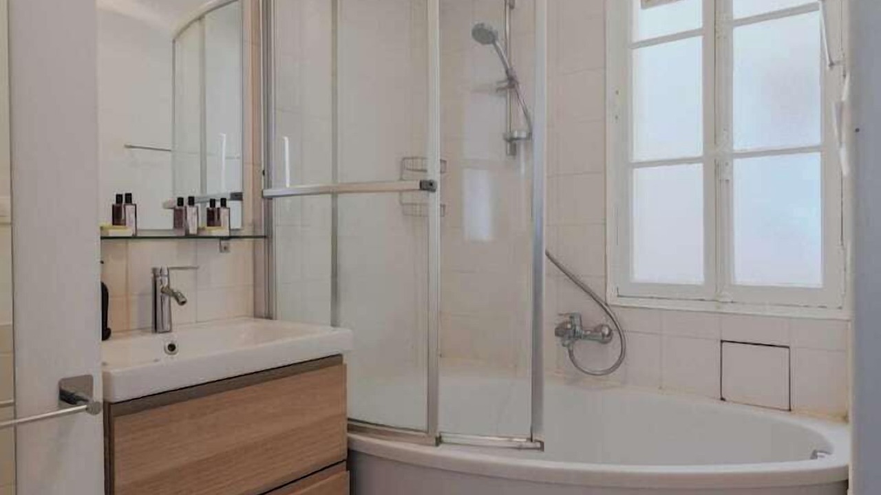 Photo of Bathroom in Neuilly-sur-Seine