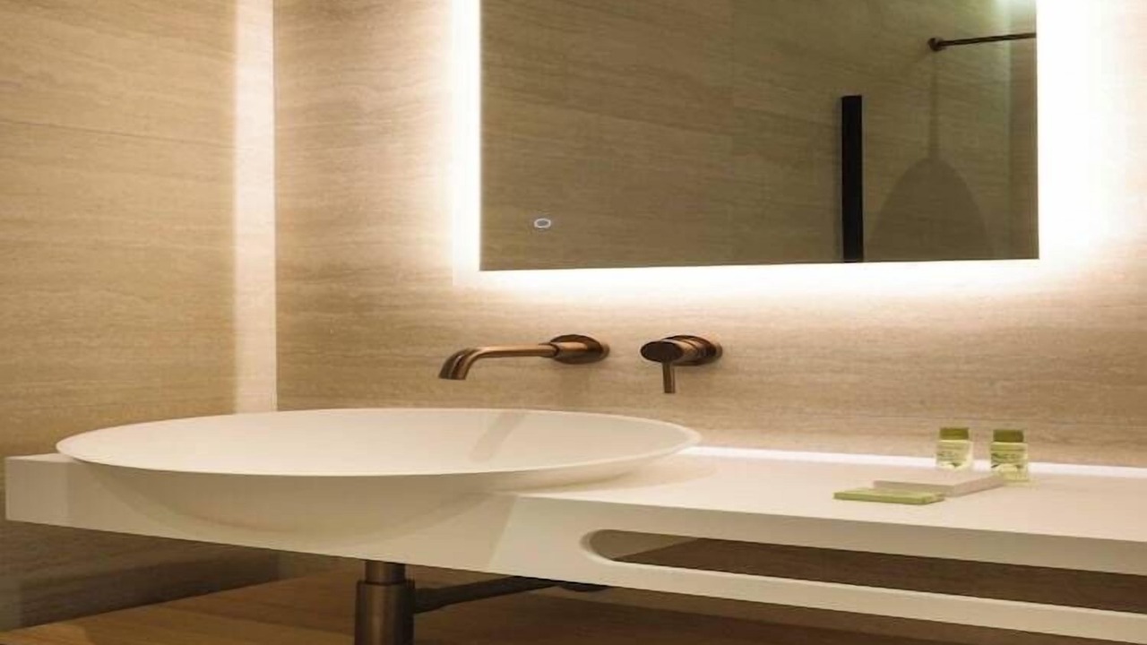 Photo of Bathroom in Quartier des Grandes-Carrieres