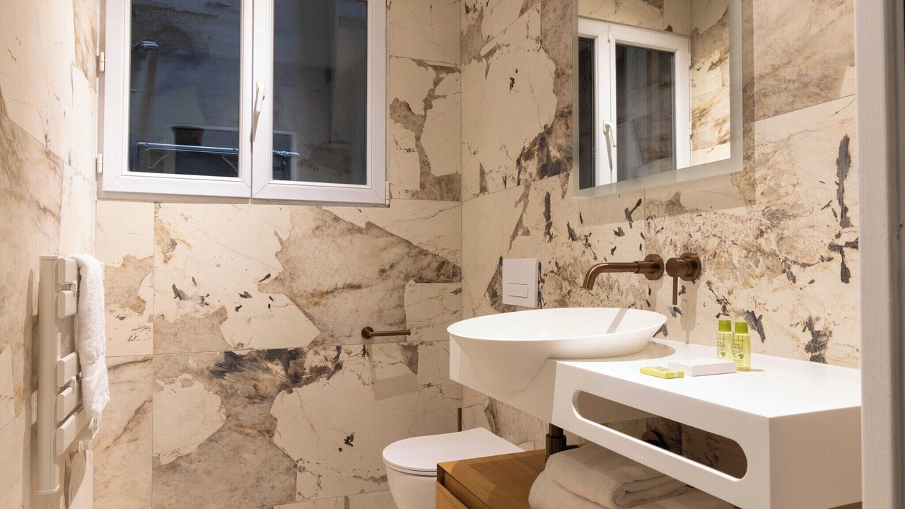 Photo of Bathroom in Quartier des Grandes-Carrieres