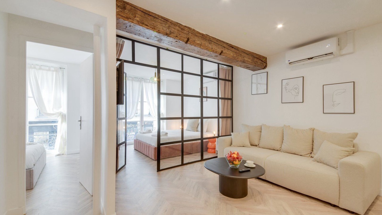 Photo of Livingroom in Arts-et-Metiers