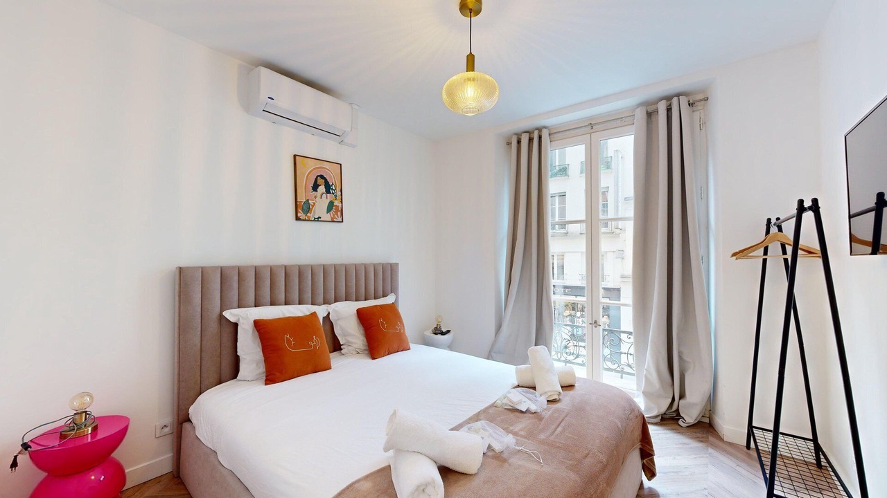 Photo of Bedroom in Arts-et-Metiers