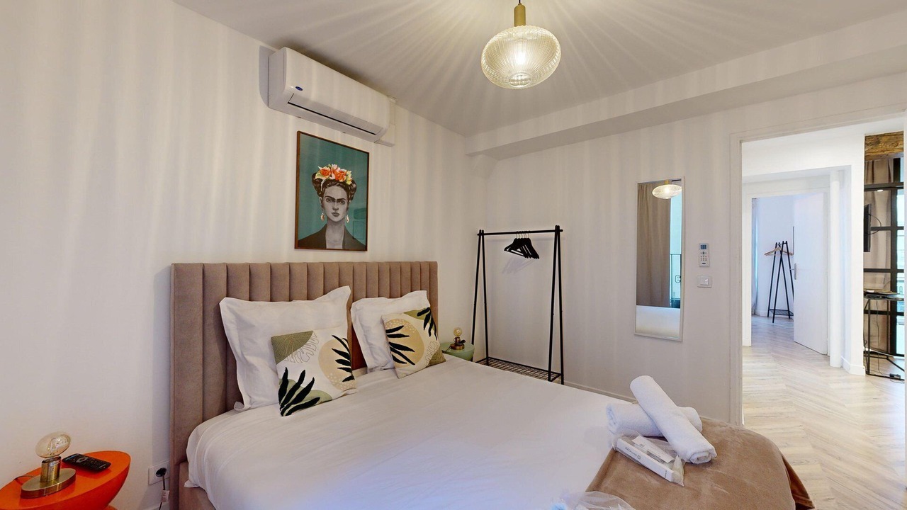 Photo of Bedroom in Arts-et-Metiers