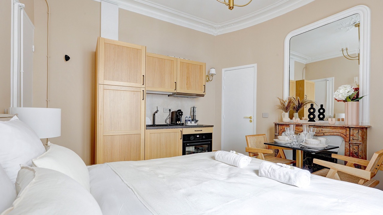 Photo of Livingroom in Quartier de la Folie-Mericourt