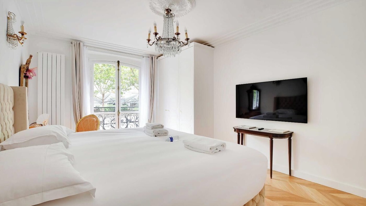 Photo of Bedroom in Chaillot